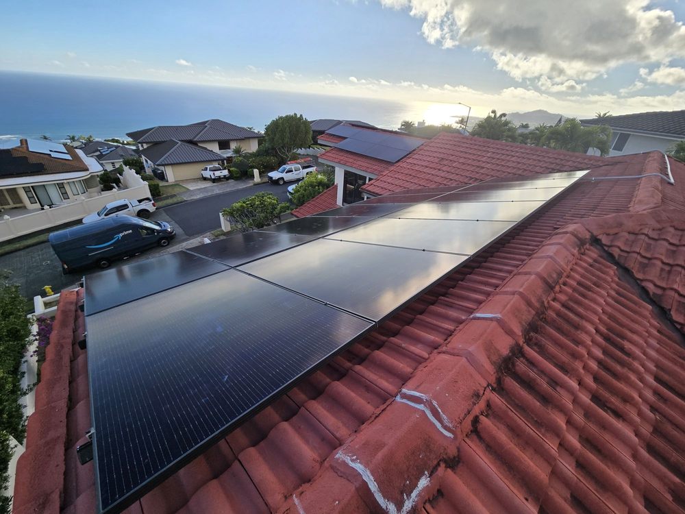 (TrueSouth)forefront,(SouthEast)background arrays(HawaiiLoa Ridge,Oahu)Dec21,2024